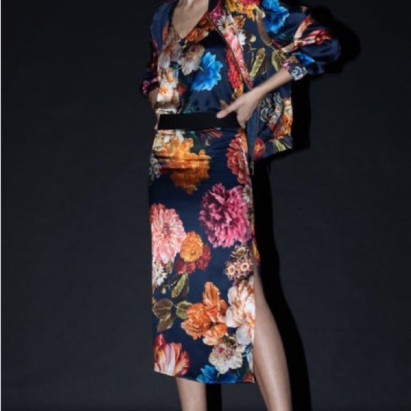 HARK + HAMMER SILK MIDI SKIRT + NAVY BOUQUET STRETCH SILK XS FLORAL - Picture 9 of 16